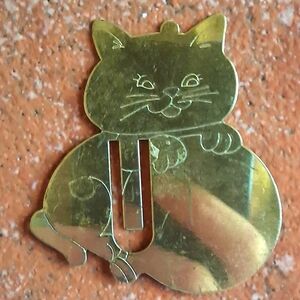 VINTAGE, RARE, COLLECTIBLE GOLD TONE, METAL CAT BOOKMARK.